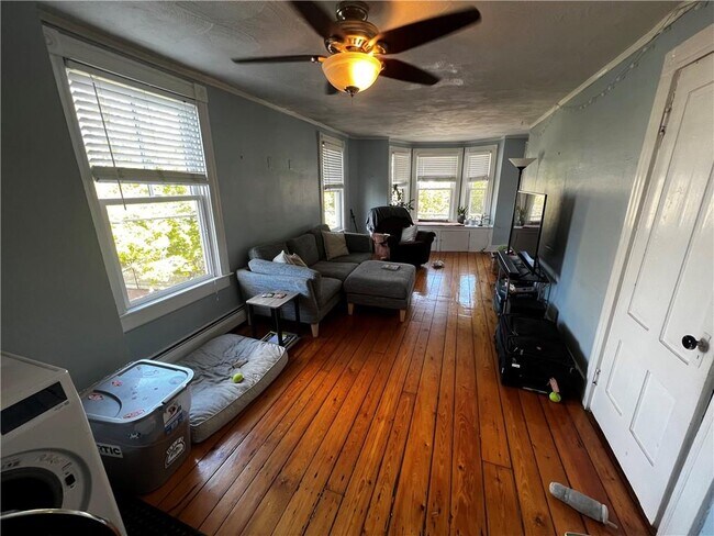 Foto del edificio - 235 Spring St