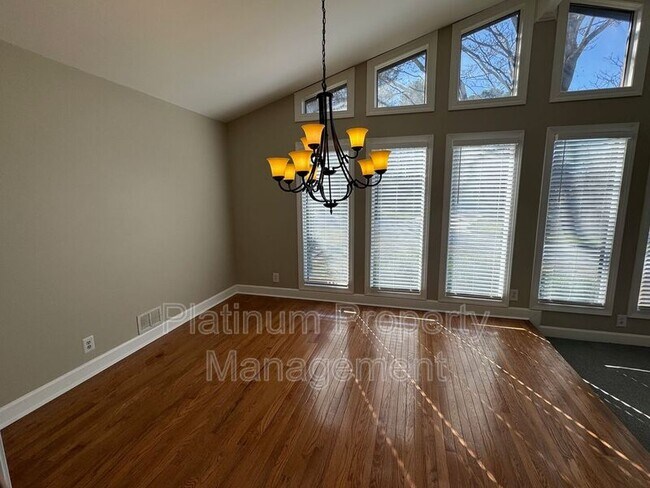 Foto del edificio - 3953 Sunflower Way NW