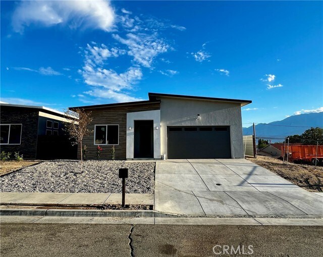 Foto principal - 66231 3rd St