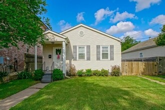 Building Photo - 704 Metairie Lawn Dr