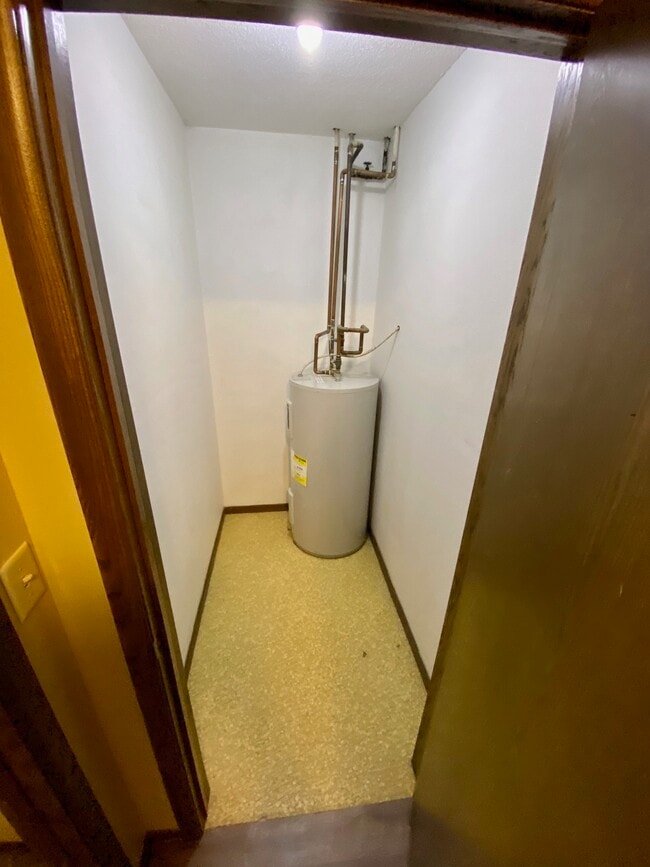 Building Photo - 232 11th St S