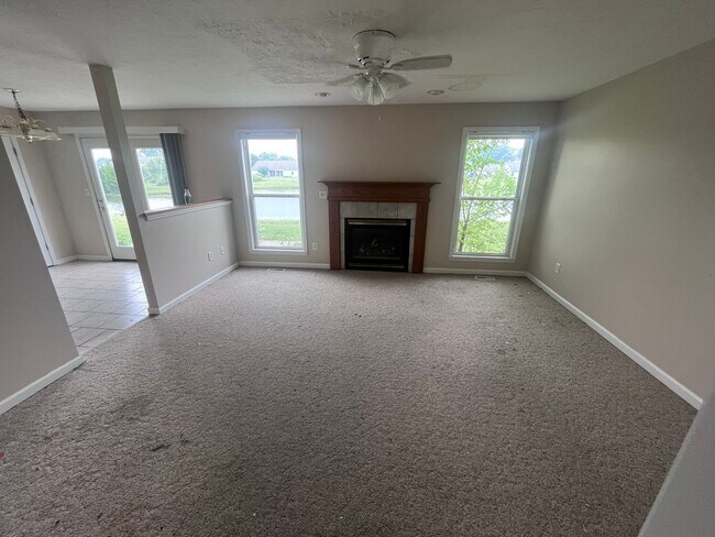Building Photo - 3 Bedroom, 2.5 Bathroom Duplex