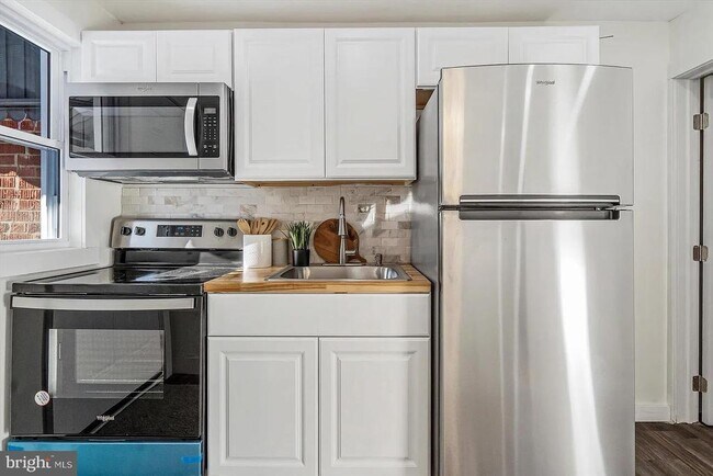 Foto del edificio - 3925 Chesterfield Ave