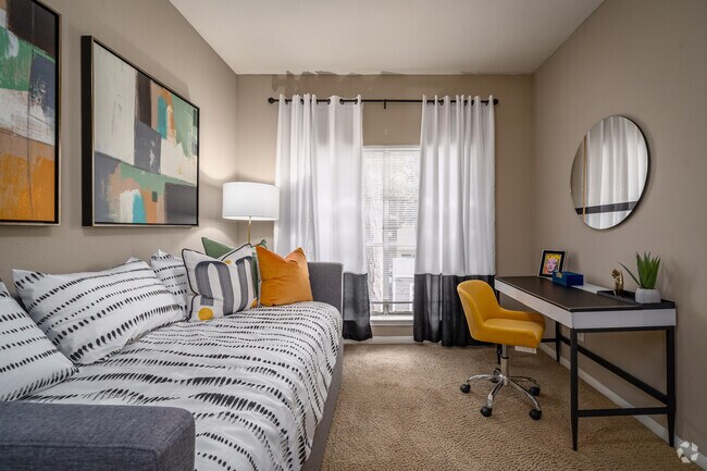 3BR, 2.5BA - 1,750SF - Woodlake on the Bayou Apartments