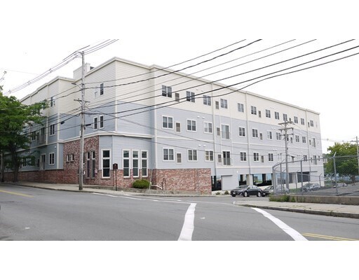 Building Photo - 75 Walnut St