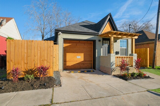 Building Photo - 1612 N 67th St