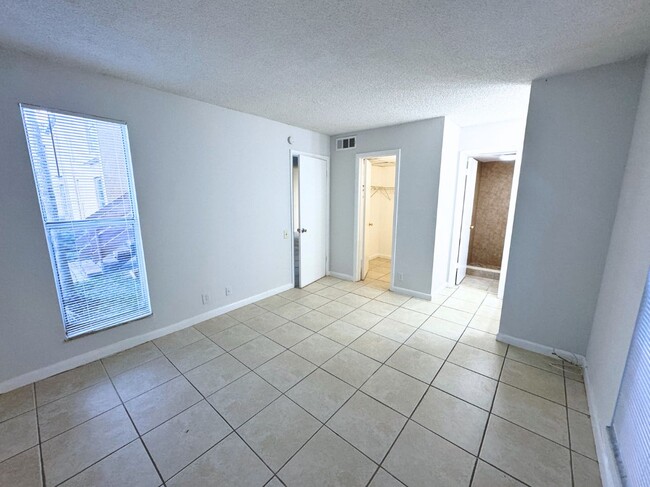 Foto del edificio - 4501 Treehouse Ln