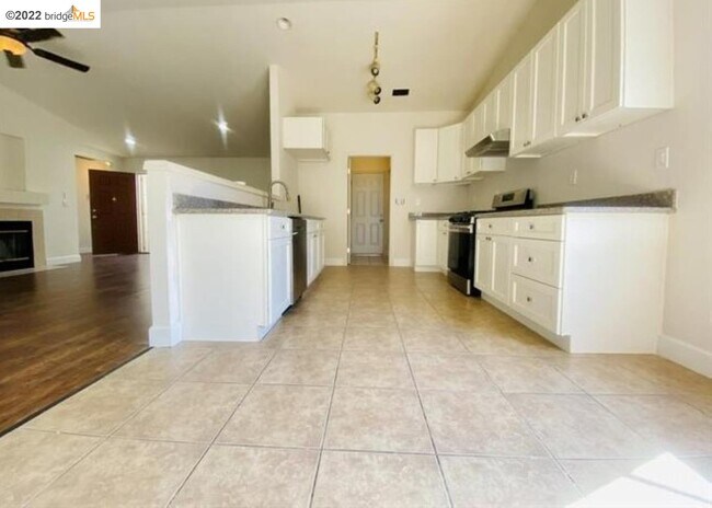 Foto del edificio - 5144 Tehachapi Way