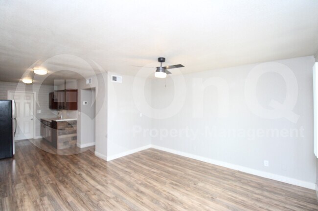 Foto del edificio - 6040 N 21st Ave
