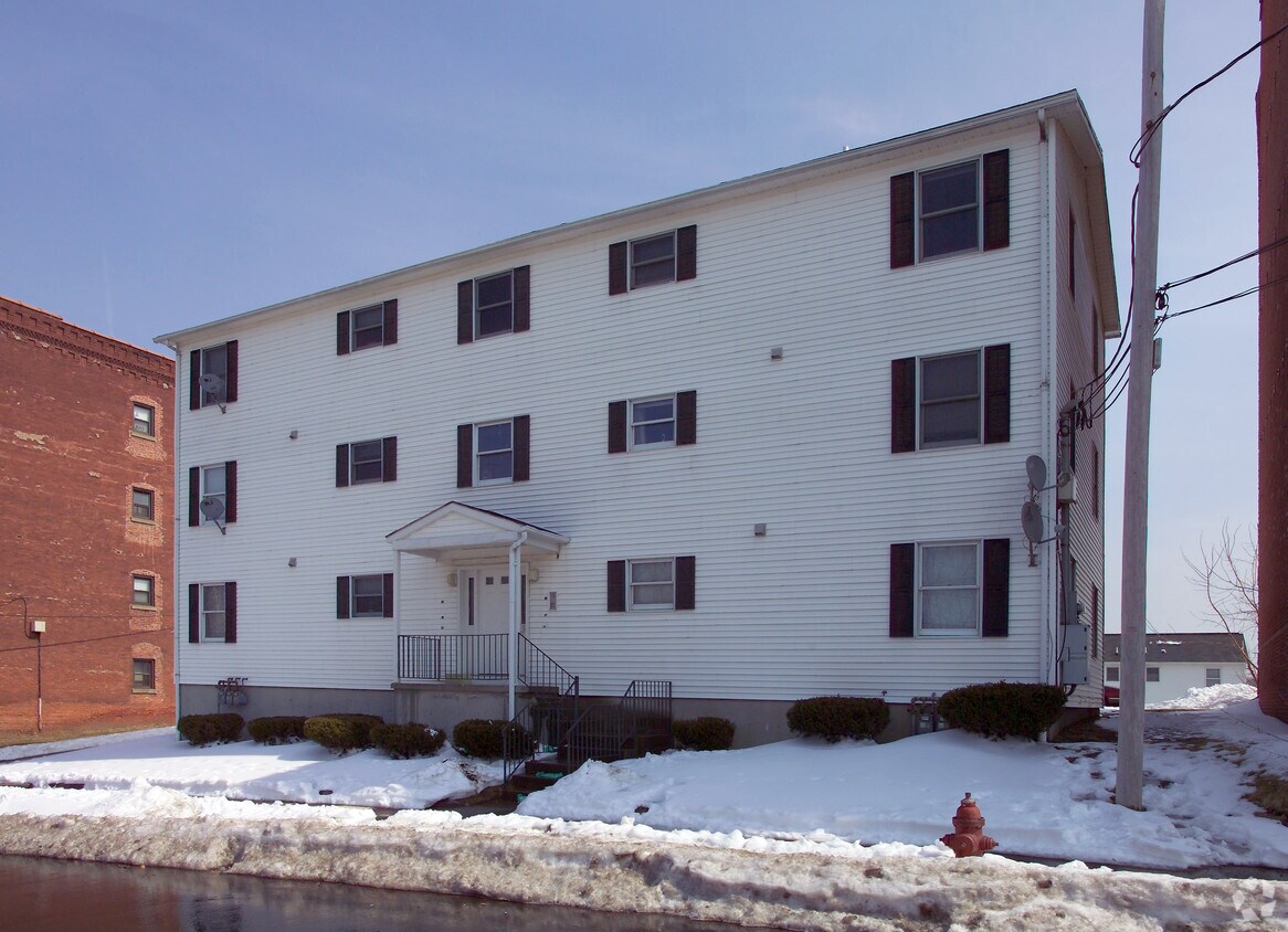 5969 Bowers St, Holyoke, MA 01040 5969 Bowers St Holyoke, MA