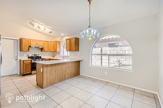 Building Photo - 1925 127 Avenue, Avondale, AZ, 85392