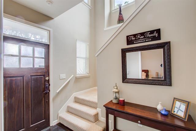 Building Photo - 1862 Summit Ave