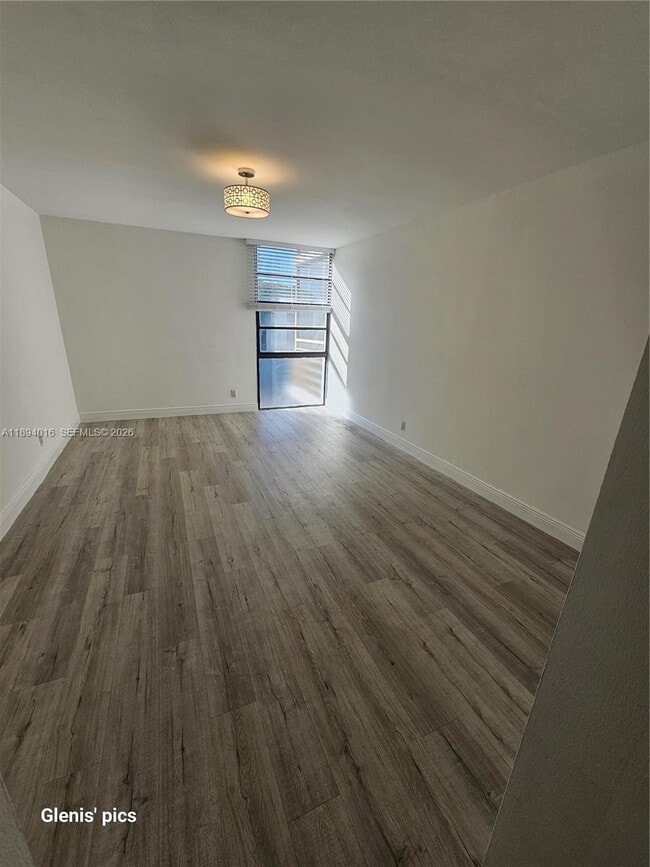 Building Photo - 20400 W Country Club Dr