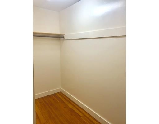 Building Photo - 1229 Sea St