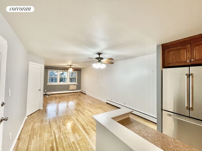 Foto del edificio - 645 E 32nd St