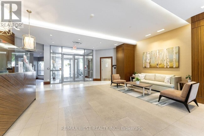 Building Photo - 111 Civic Square Gate