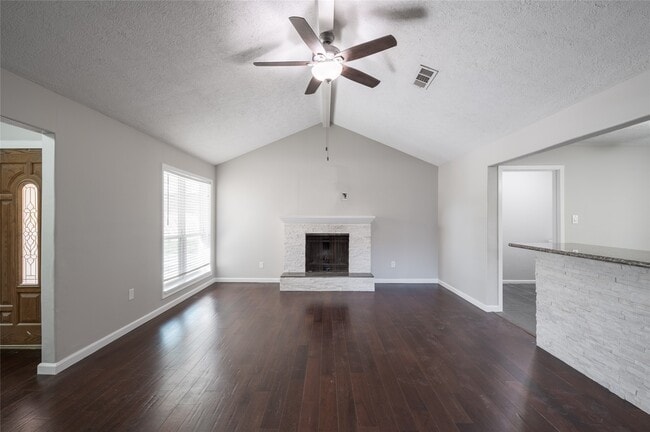 Building Photo - 809 Newport Blvd