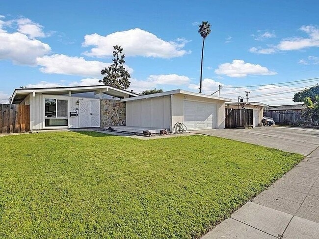 Building Photo - 24808 Mango St