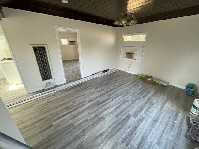 Building Photo - 6121 Temple City Blvd