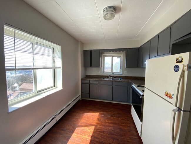 Foto del edificio - 616 City View Ave - (06207)
