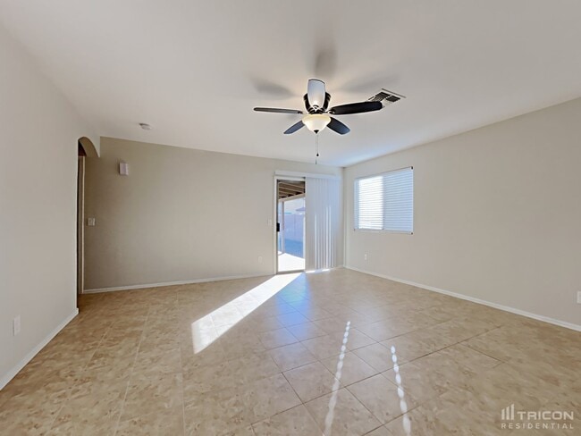 Building Photo - 2013 S 86th Dr