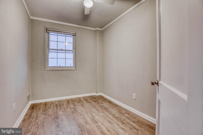 Foto del edificio - 421 Scarsdale Rd