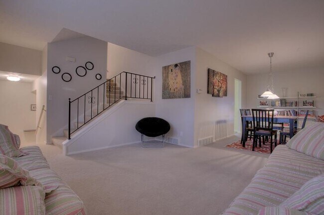 Photo - 307 Marian Ave House