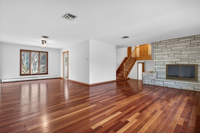 Foto del edificio - 352 Rahways Rd