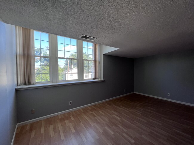 Building Photo - 15 Prospect St