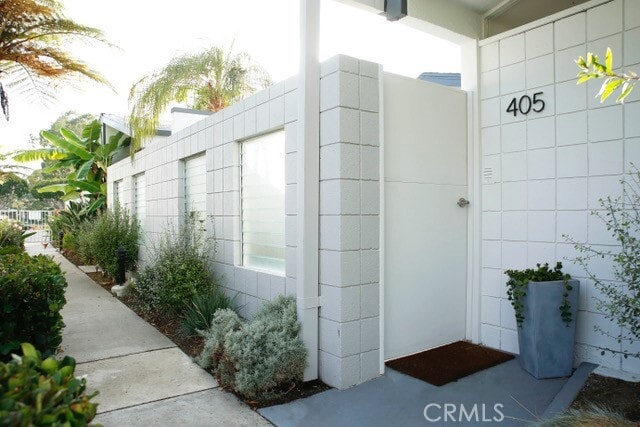 Primary Photo - 405 Orion Way