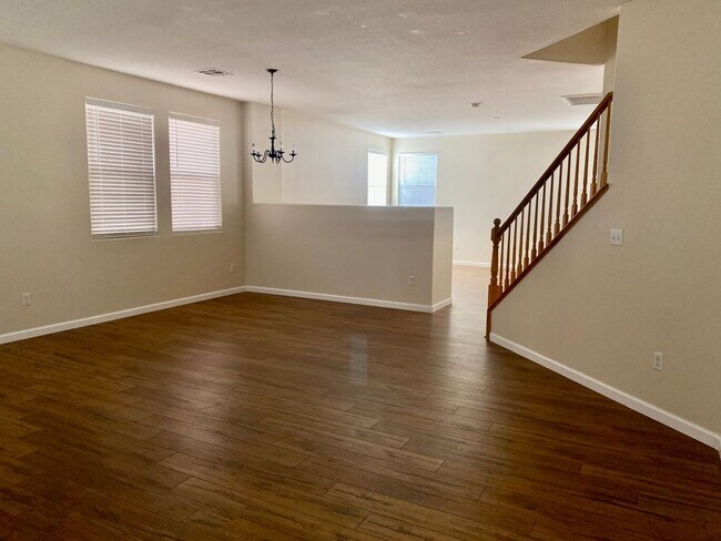 Building Photo - Southern Highlands - 4 bedroom