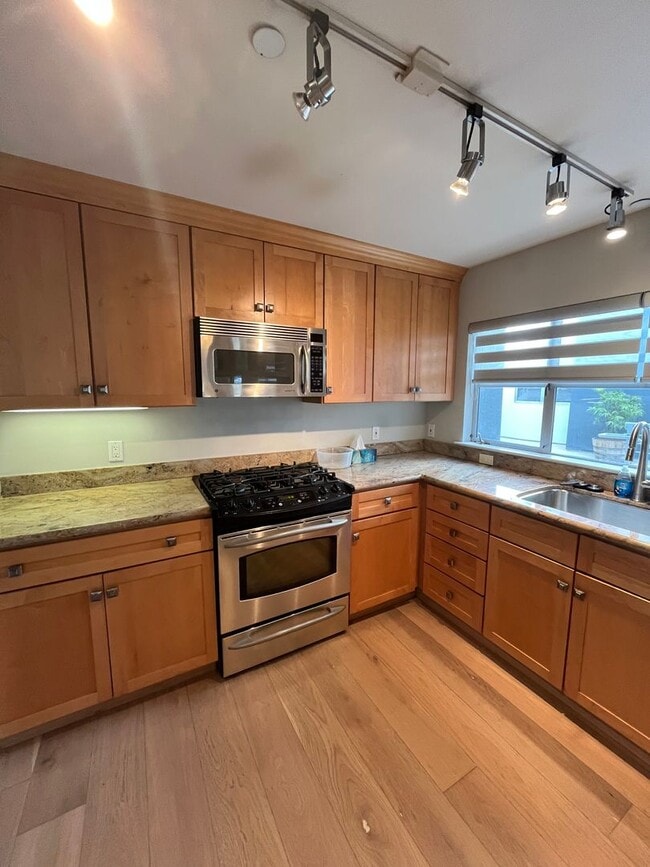 Building Photo - 2BR/1BA with Large Private Patio, Parking & Rooftop Deck in Marina