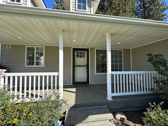 Building Photo - Coeur D'Alene Home