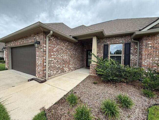 Foto del edificio - Pensacola - Beulah - 3 bedroom, 2 bathroom - lawn care included