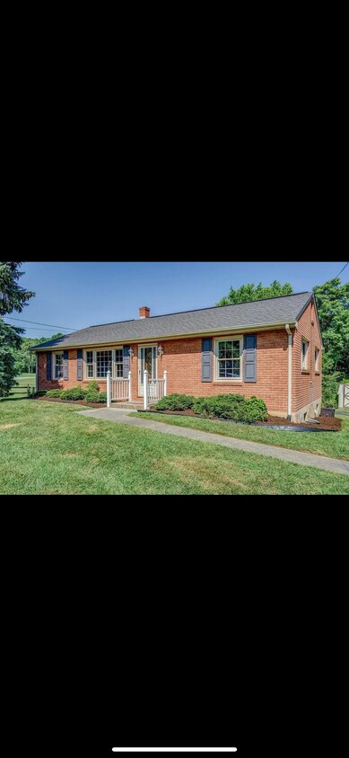 Primary Photo - 2323 Stoney Battery Rd