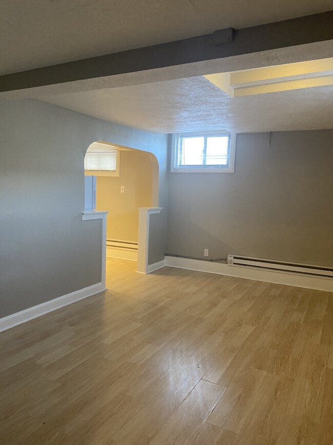 Building Photo - 303 2nd Ave W