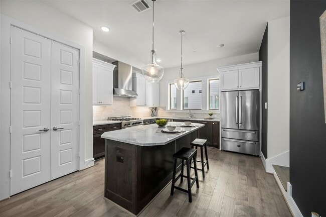 Building Photo - 2651 Fountain Key Blvd