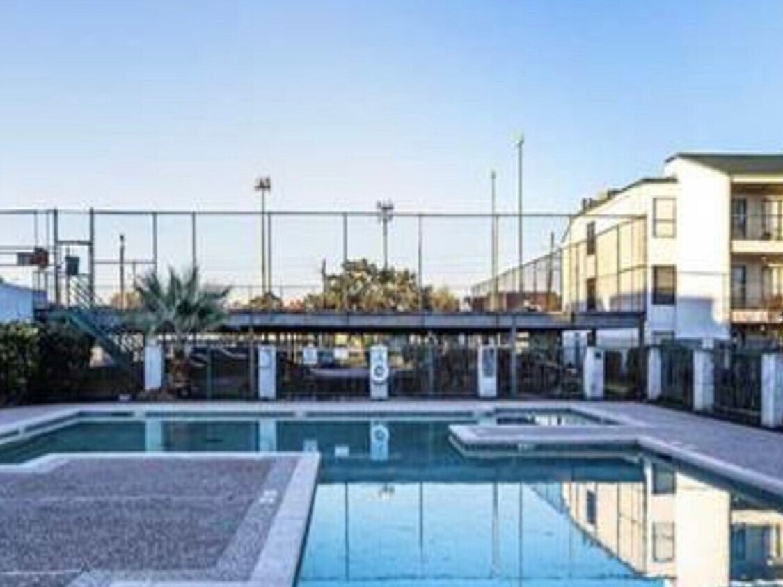 Foto principal - 1 Bedroom Condo in Houston by