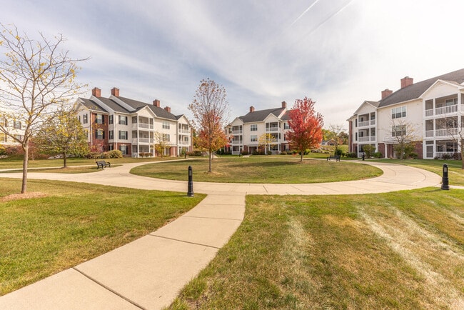 Building Photo - 1008 W Summerfield Gln Cir