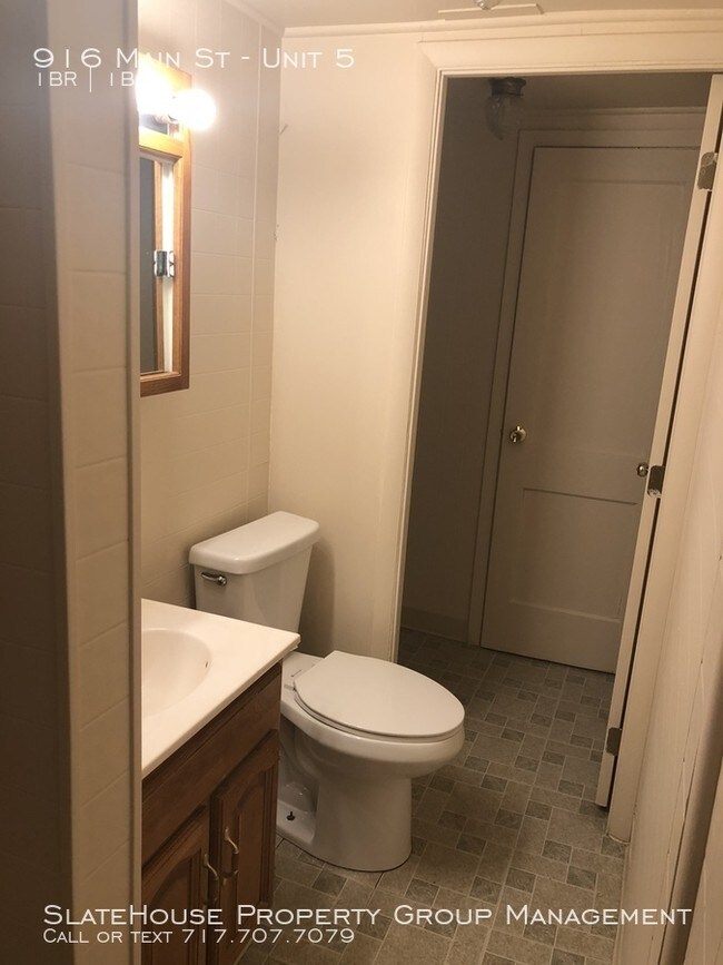 Building Photo - 1st Floor 1 Bedroom Apartment for Rent