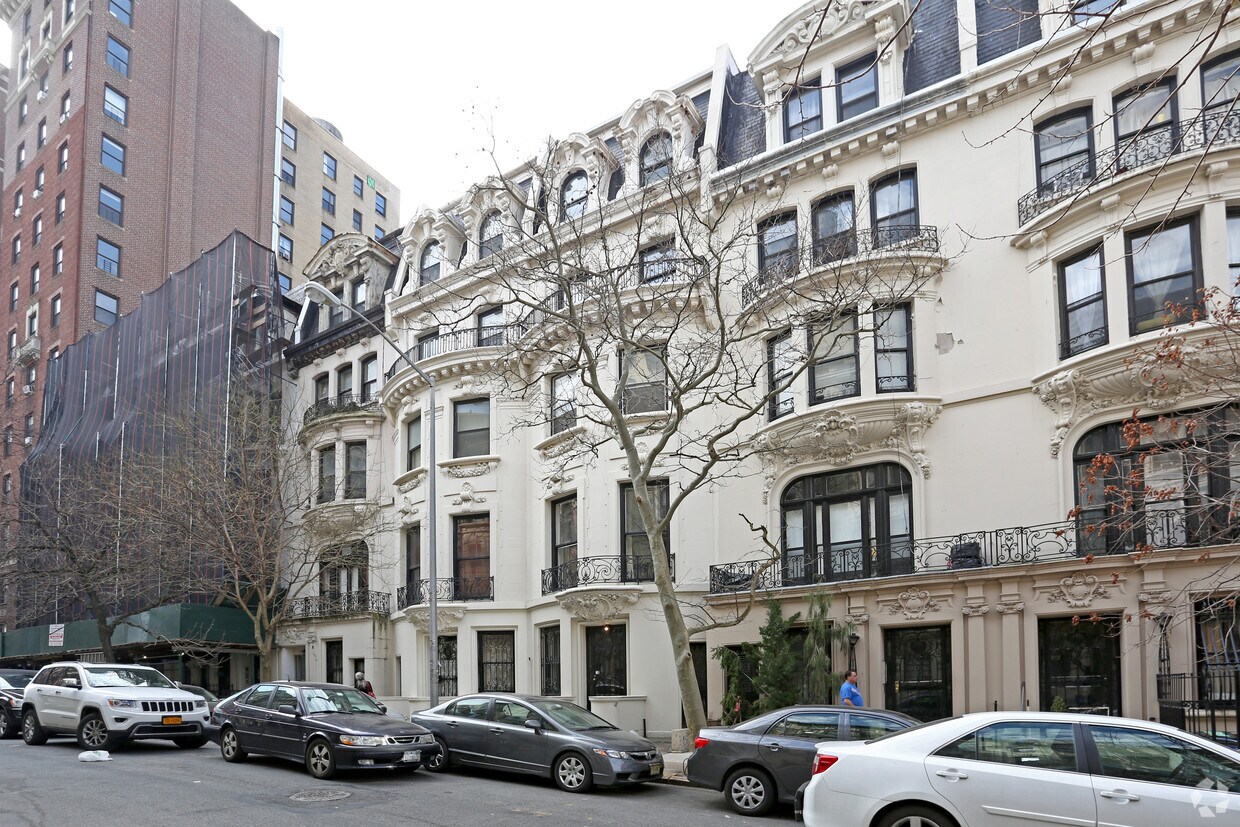 Building Photo - 312 W 105th St
