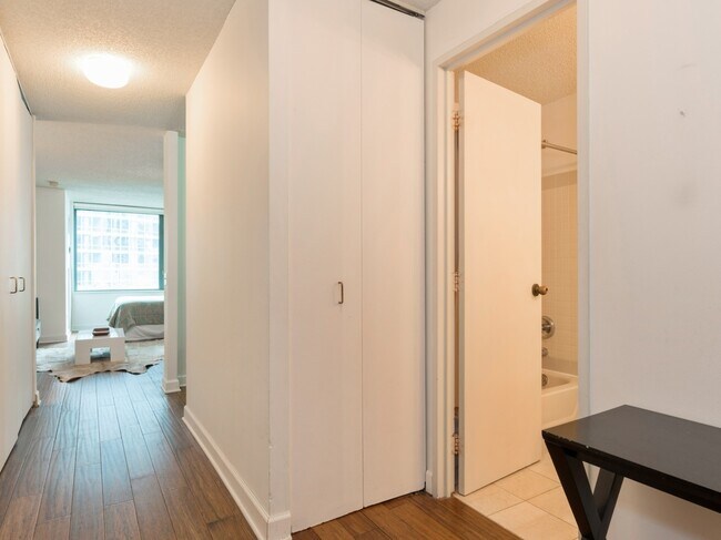 Foto del edificio - 480 N McClurg Ct