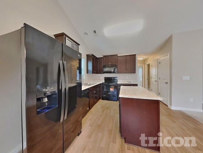 Foto del edificio - 219 Plains Dr