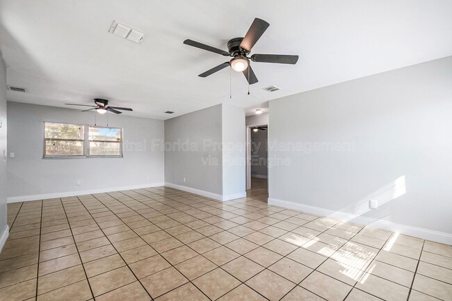 Building Photo - 21 E Celeste St