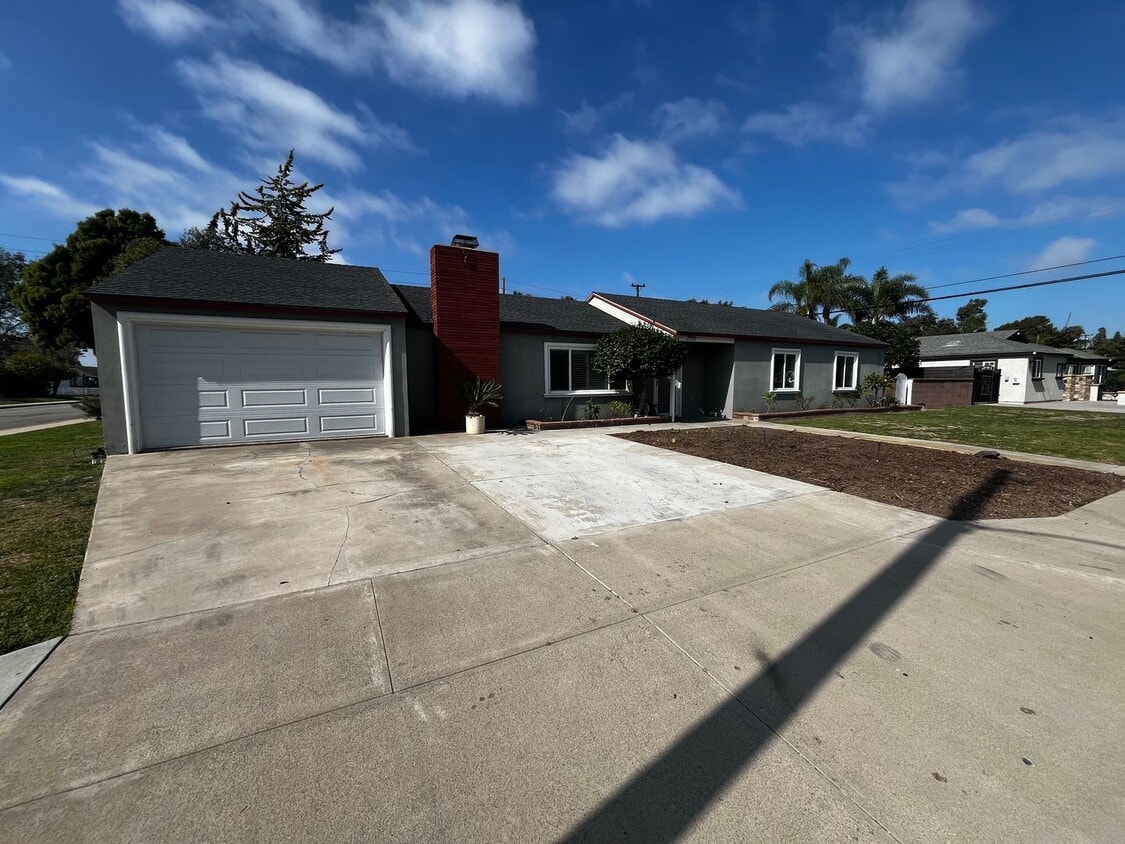 Foto del edificio - Costa Mesa Living