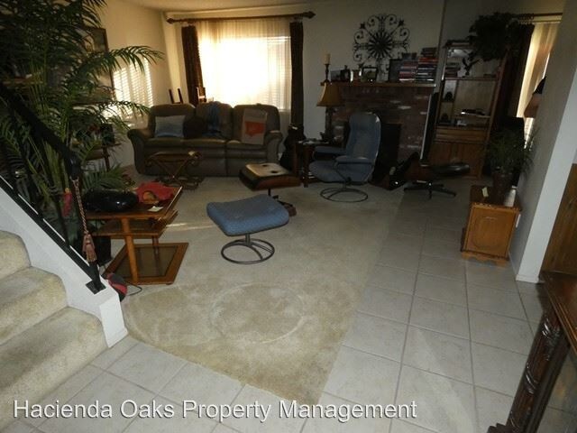 Building Photo - 3 br, 2.5 bath House - 1738 Lynne Dr #36