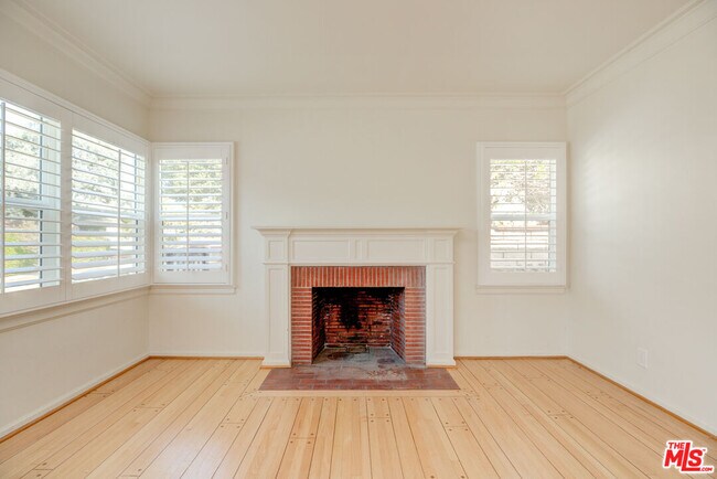 Building Photo - 5572 Bradna Dr