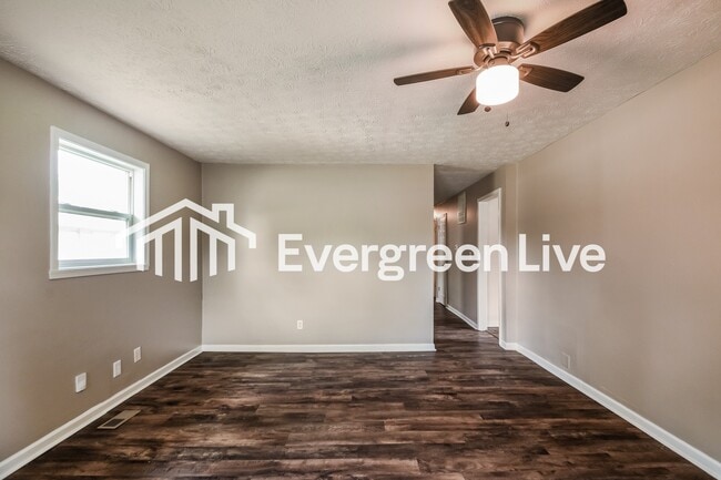 Building Photo - 4619 N Richardt Ave