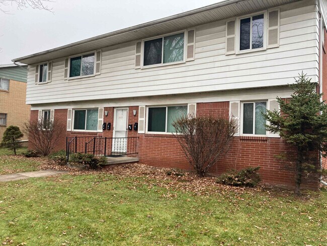 Building Photo - 3020 Carskaddon Ave