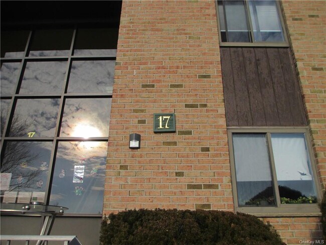 Building Photo - 17 Brevoort Dr